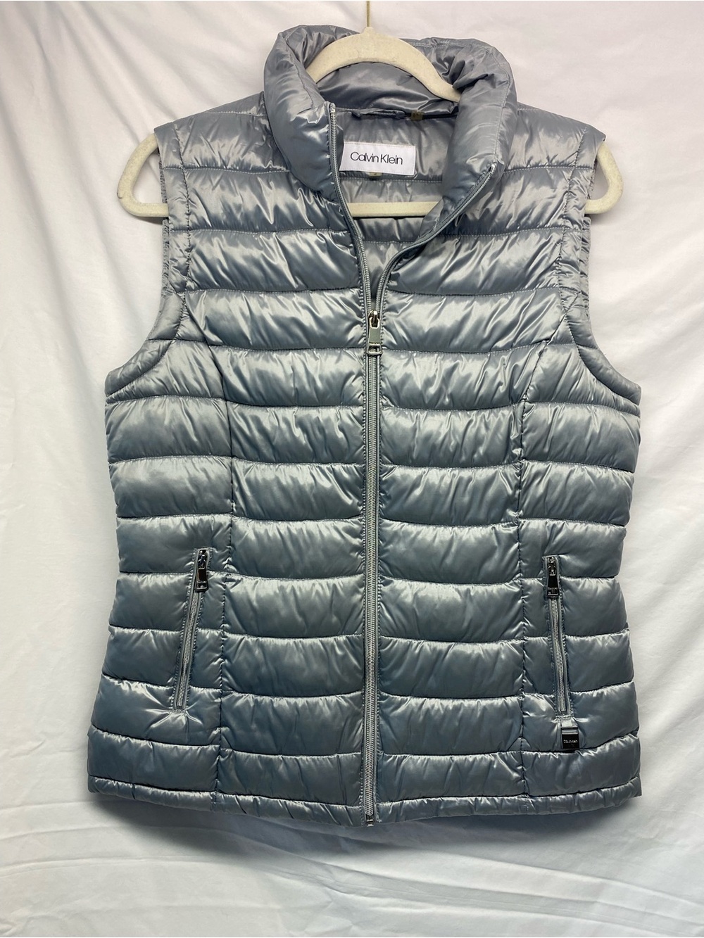 Calvin Klein Women's Performance Puffer Vest Metallic Silver - Excellent Medium